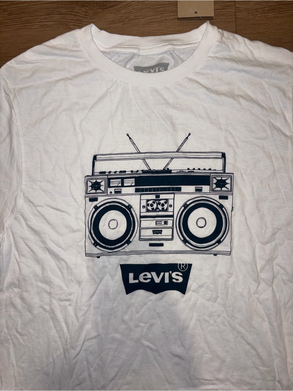 Levi’s Graphic T-Shirt Mens Medium White Boombox Short Sleeve Casual Tee New - Picture 2 of 7